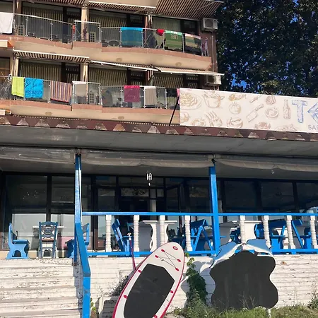 Family Teos 2* كيتن