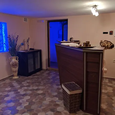 Family Teos كيتن