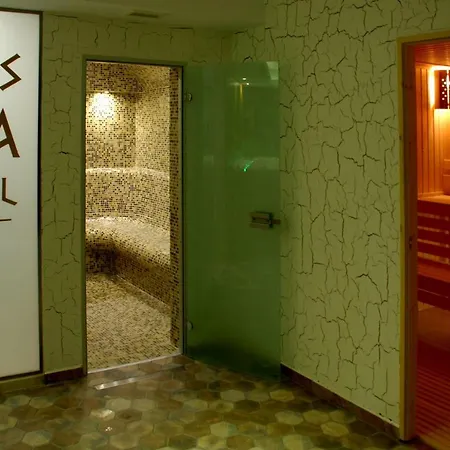 Family Teos 2* كيتن