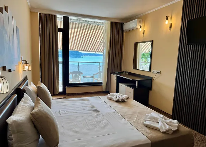 Family Teos Hotel 2*