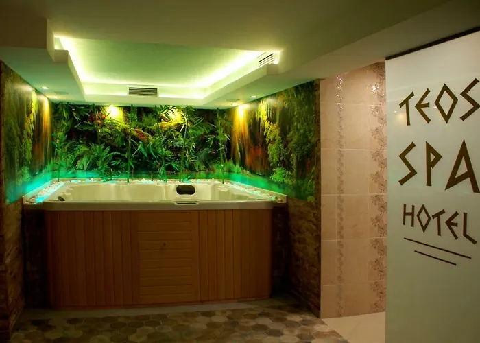 Family Teos Отель