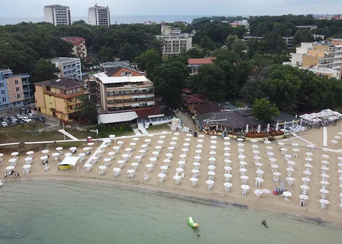 Ξενοδοχείο Family Teos